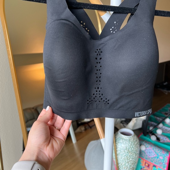 Victoria Sports Bra 32DDD high impact - Picture 6 of 6
